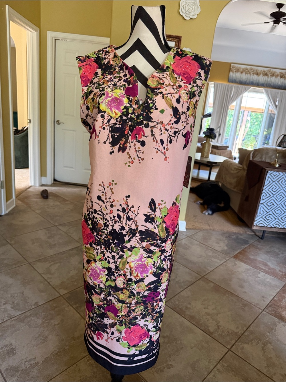 Beige by eci Pink Floral Sleeveless Sheath Dress